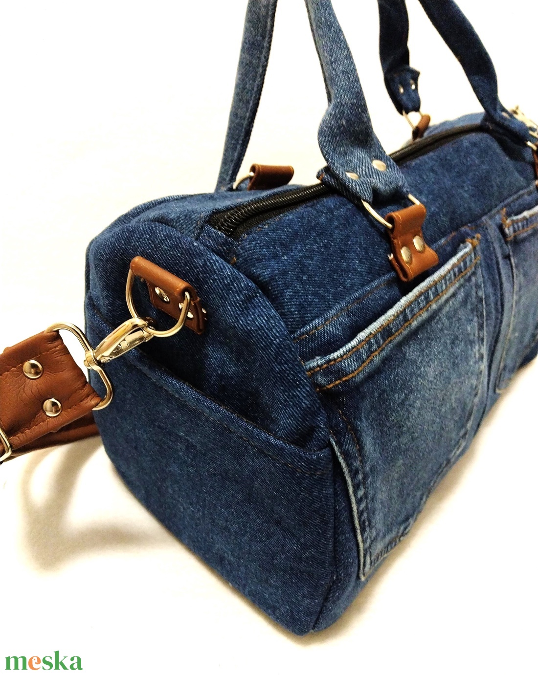 LOLA újrahasznositott több funkciós farmer táska - táska & tok - kézitáska & válltáska - vállon átvethető táska - Meska.hu