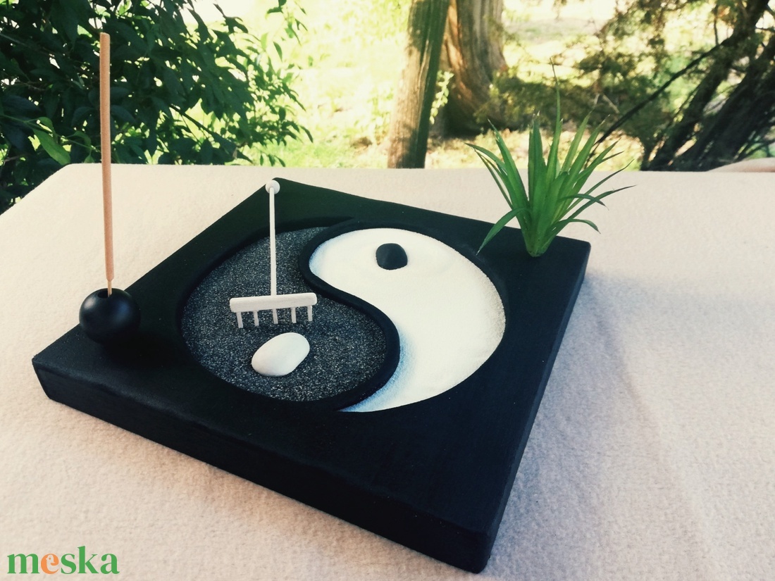 Jin-jang asztali zen kert - otthon & életmód - dekoráció - asztal és polc dekoráció - asztaldísz - Meska.hu Jin-jang asztali zen kert - otthon & életmód - dekoráció - asztal és polc dekoráció - asztaldísz - Meska.hu