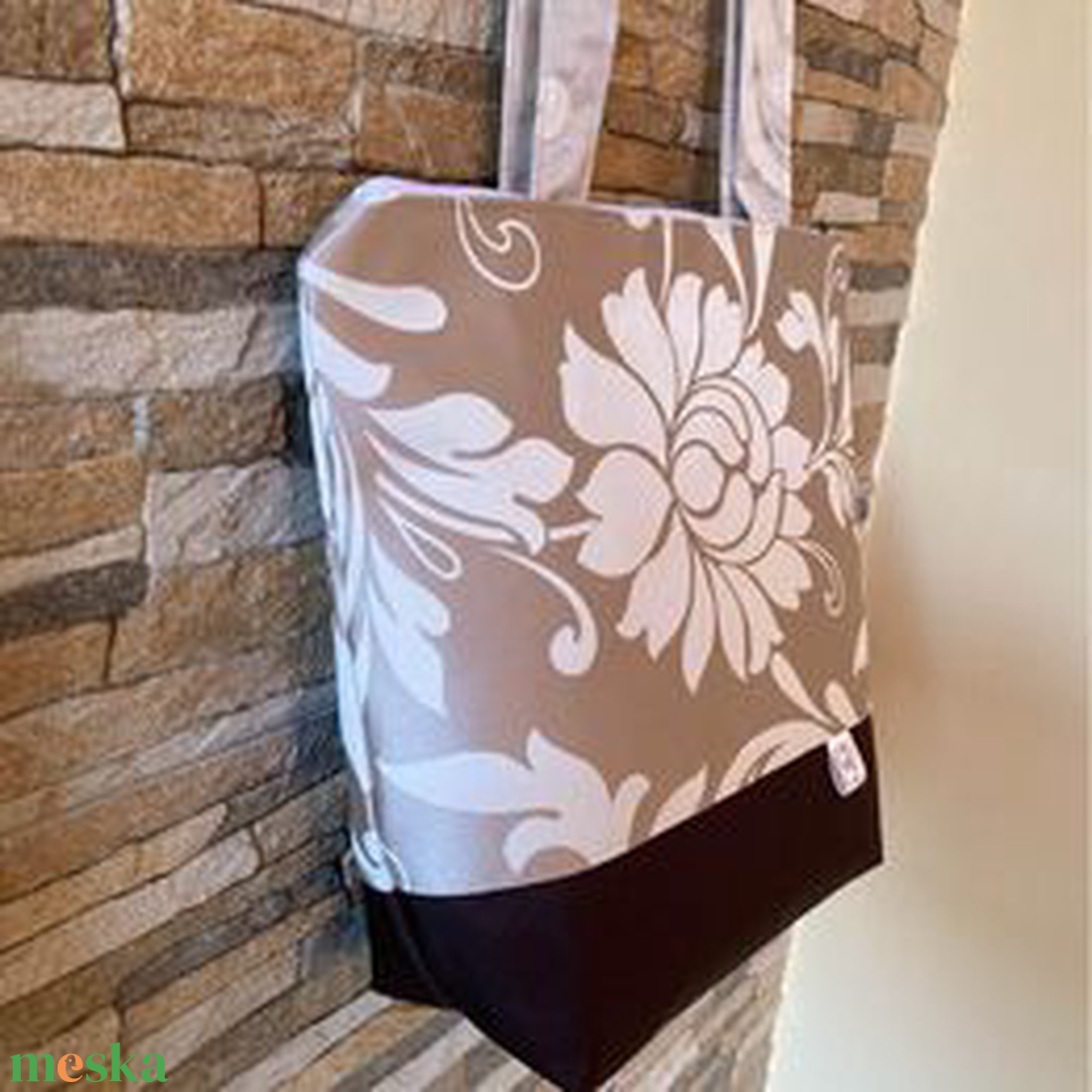 Mutatós textil táska (meglepetés ajándékkal) - táska & tok - bevásárlás & shopper táska - shopper, textiltáska, szatyor - Meska.hu Mutatós textil táska (meglepetés ajándékkal) - táska & tok - bevásárlás & shopper táska - shopper, textiltáska, szatyor - Meska.hu