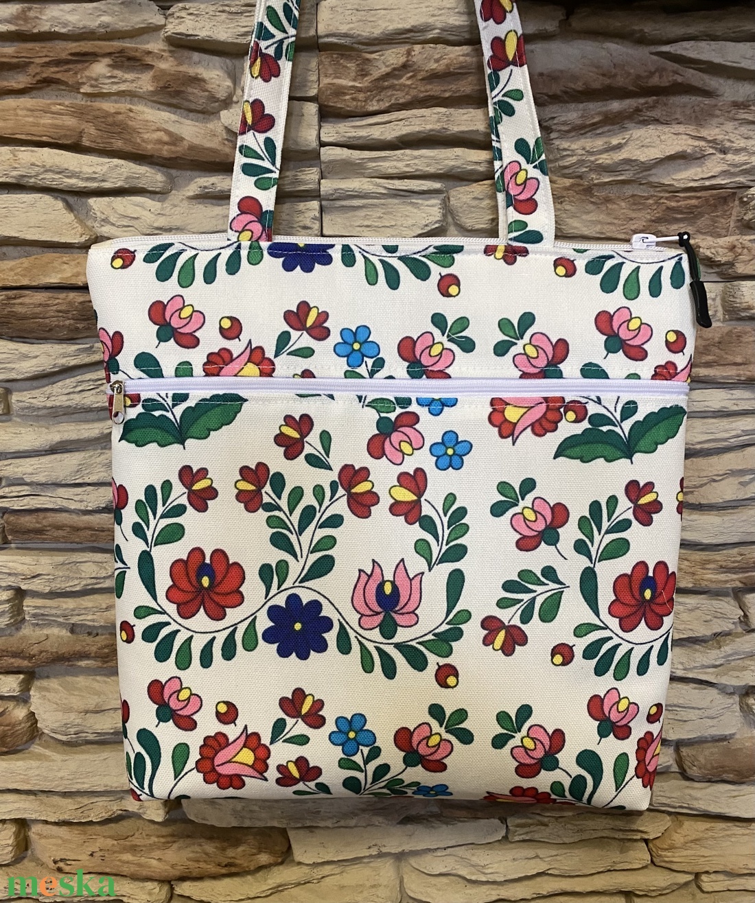 Kalocsai mintás, vízlepergetős, külső zsebes oldal - táska & tok - bevásárlás & shopper táska - kenyeres zsák - Meska.hu Kalocsai mintás, vízlepergetős, külső zsebes oldal - táska & tok - bevásárlás & shopper táska - kenyeres zsák - Meska.hu