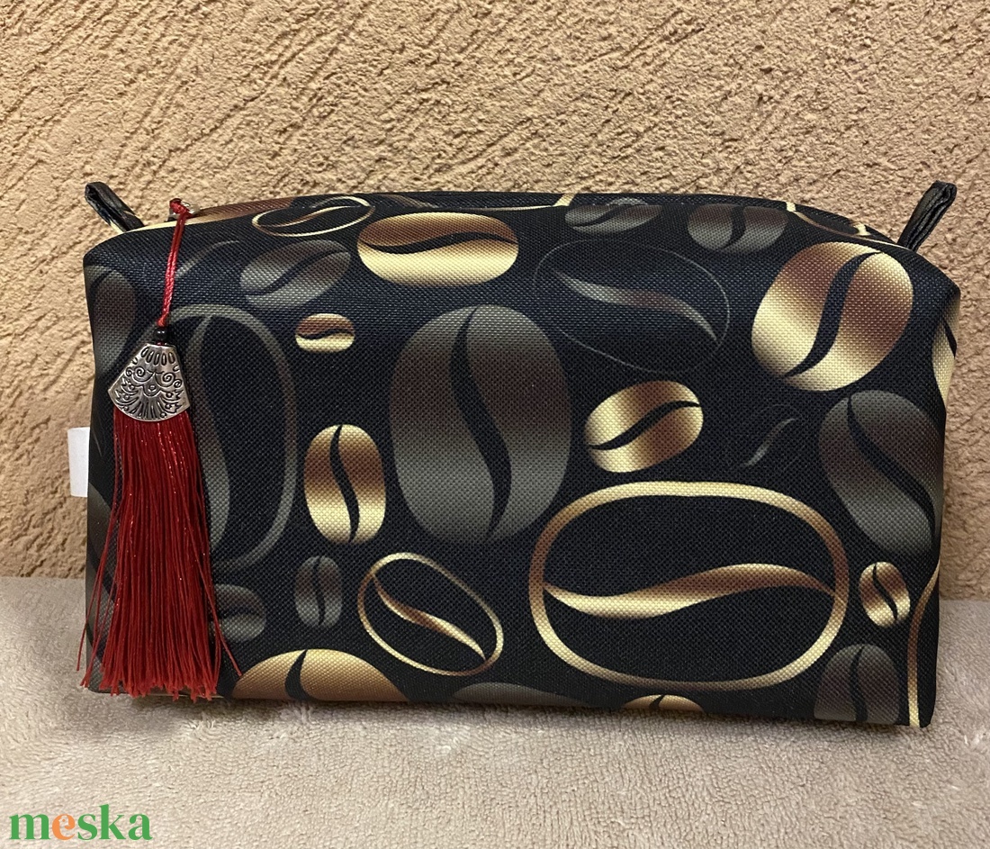 CoffeeChic � fekete-arany kávészem-mintás  sminktáska/neszesszer - táska & tok - neszesszer - Meska.hu