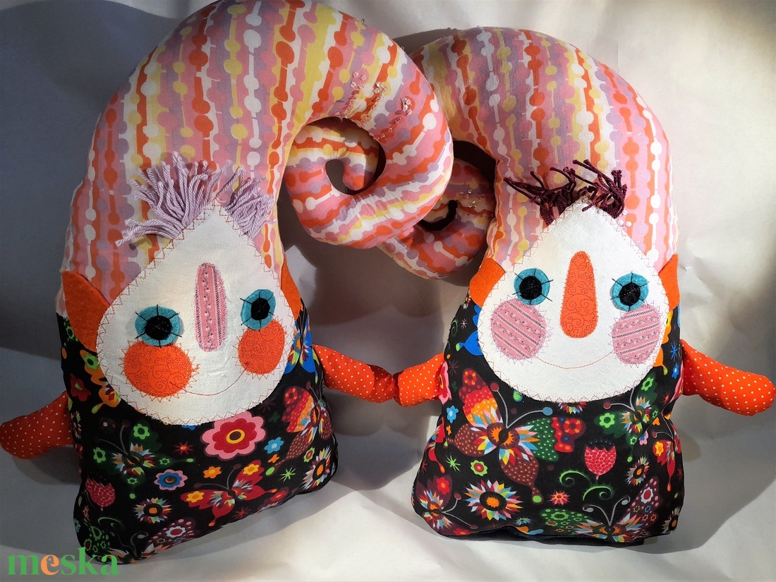 Két CsigaManó, virágos játékfigurák testvéreknek, barátoknak - játék & sport - plüssállat & játékfigura - manó - Meska.hu