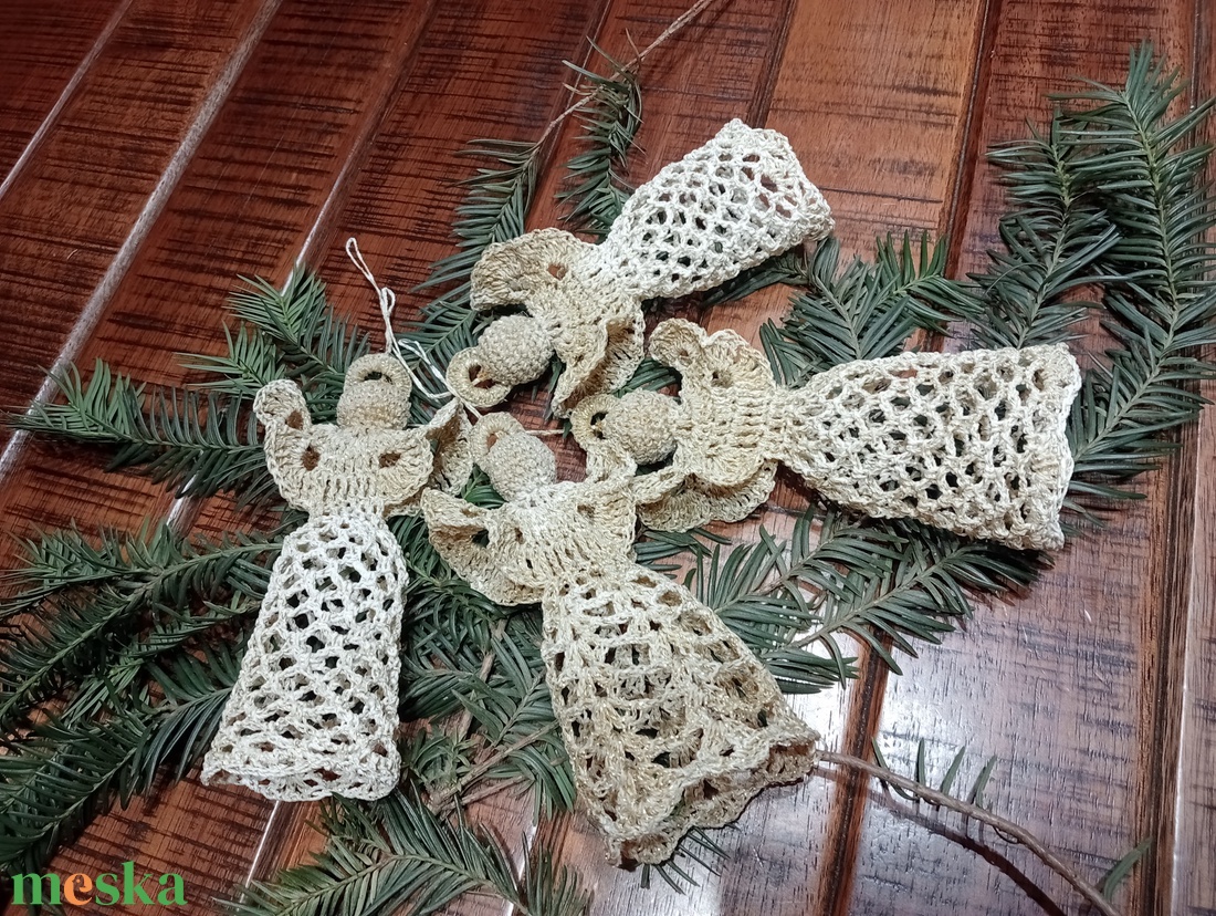 Horgolt angyalka - karácsony - karácsonyi lakásdekoráció - karácsonyfadíszek - Meska.hu