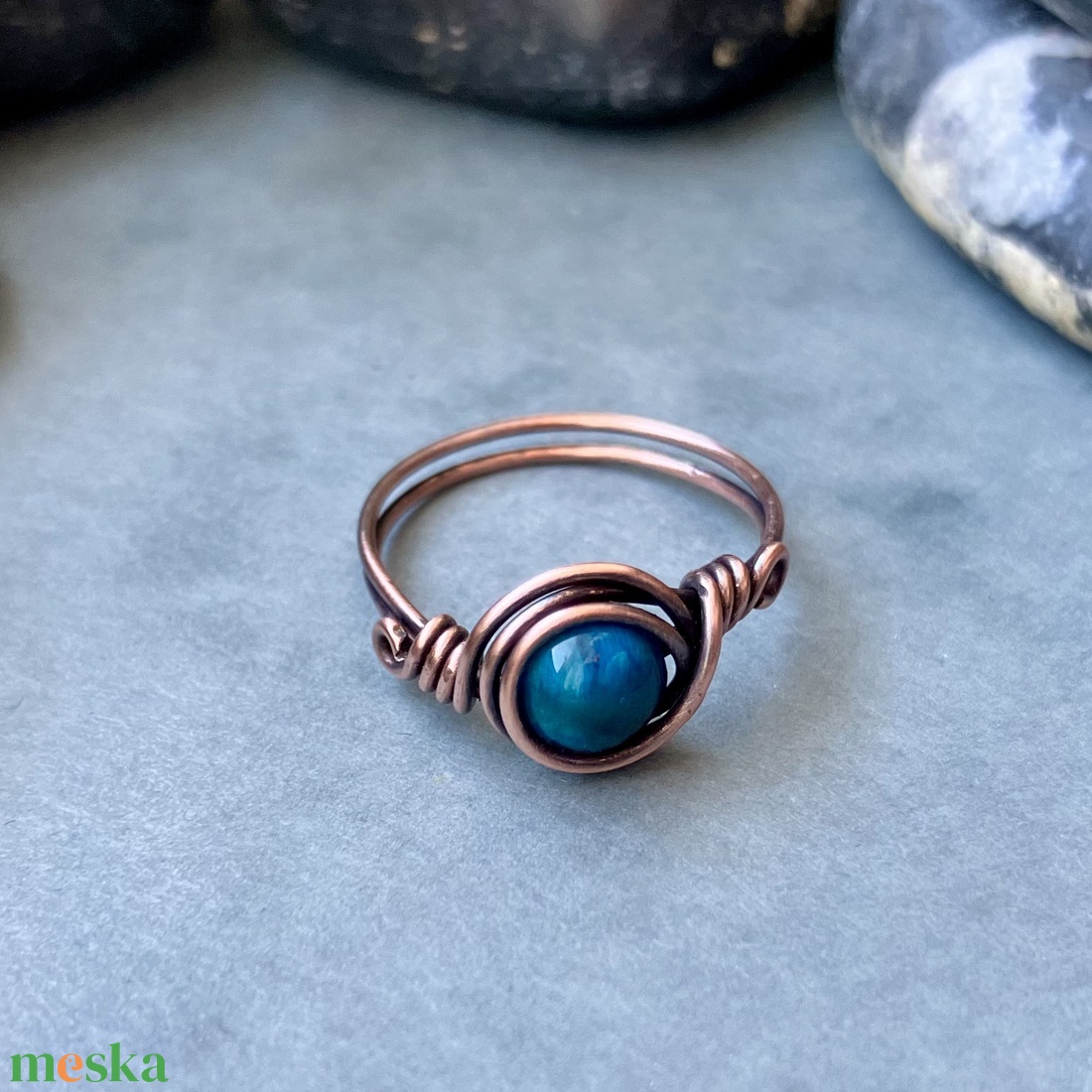 SaraZ // Inner Ember gyűrű színezett tigrisszemmel - ékszer - gyűrű - gyöngyös gyűrű - Meska.hu