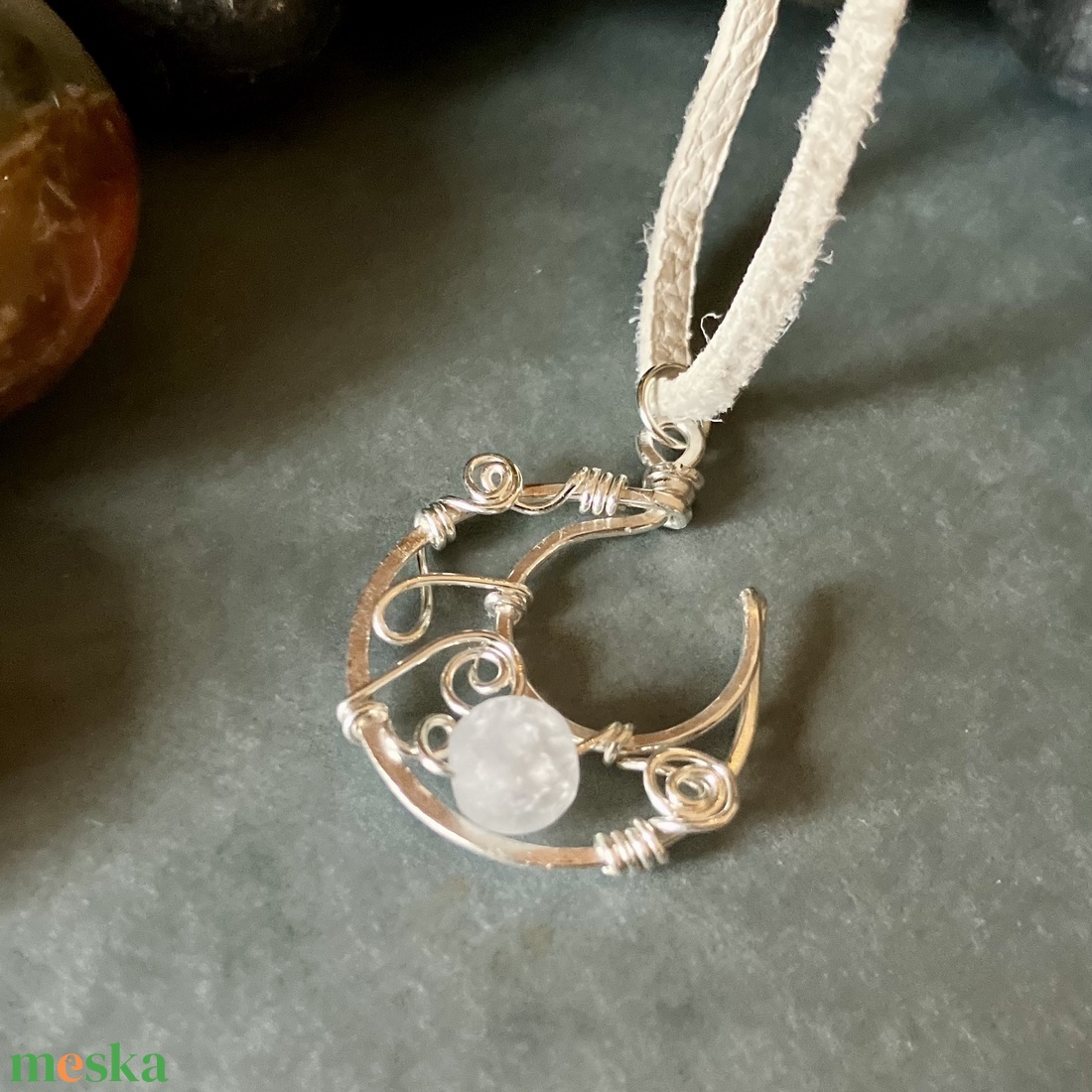 SaraZ // Lunar Circle nyaklánc hegyikristállyal - ékszer - nyaklánc - medálos nyaklánc - Meska.hu
