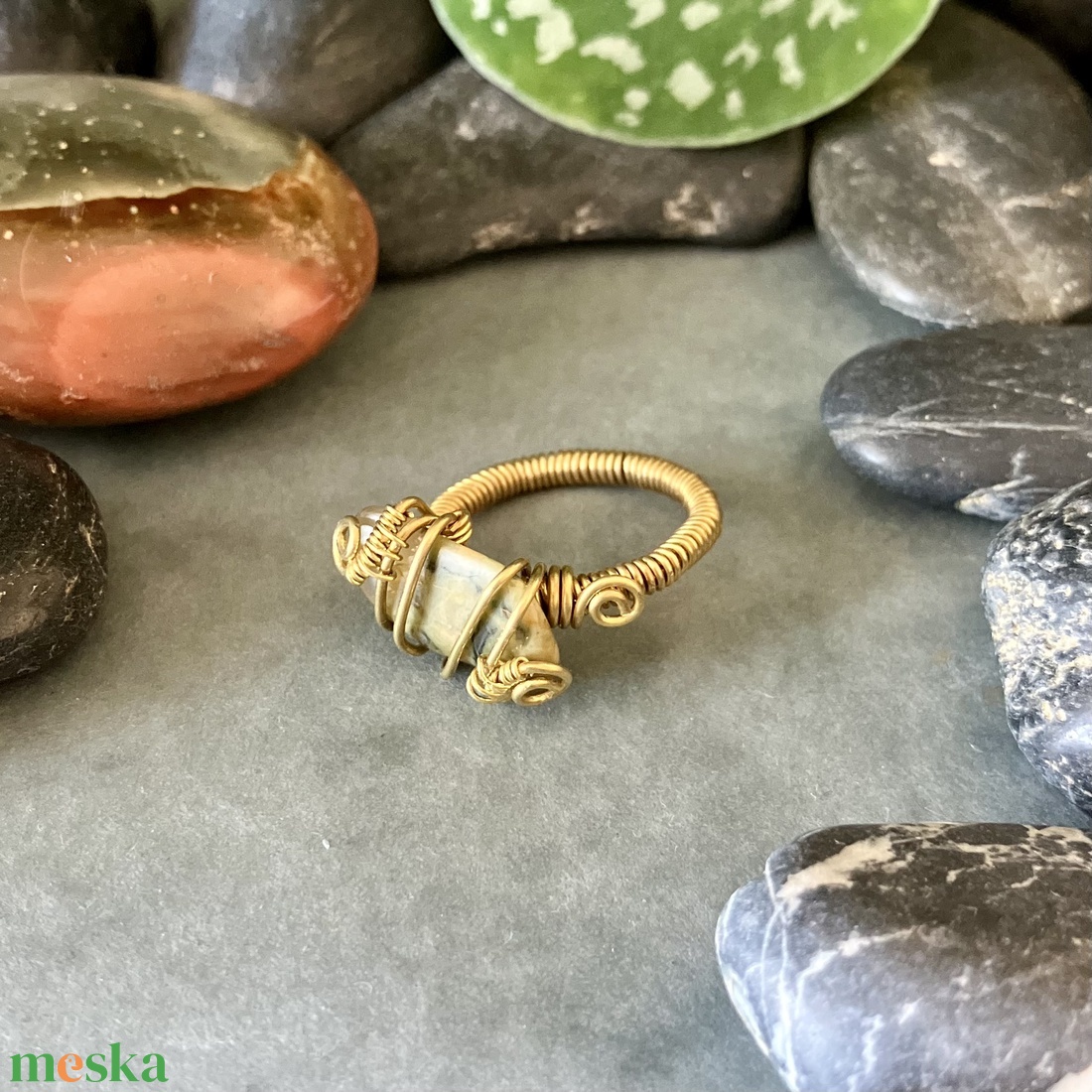 SaraZ // Nomad Relics gyűrű riolittal - ékszer - gyűrű - fonódó gyűrű - Meska.hu