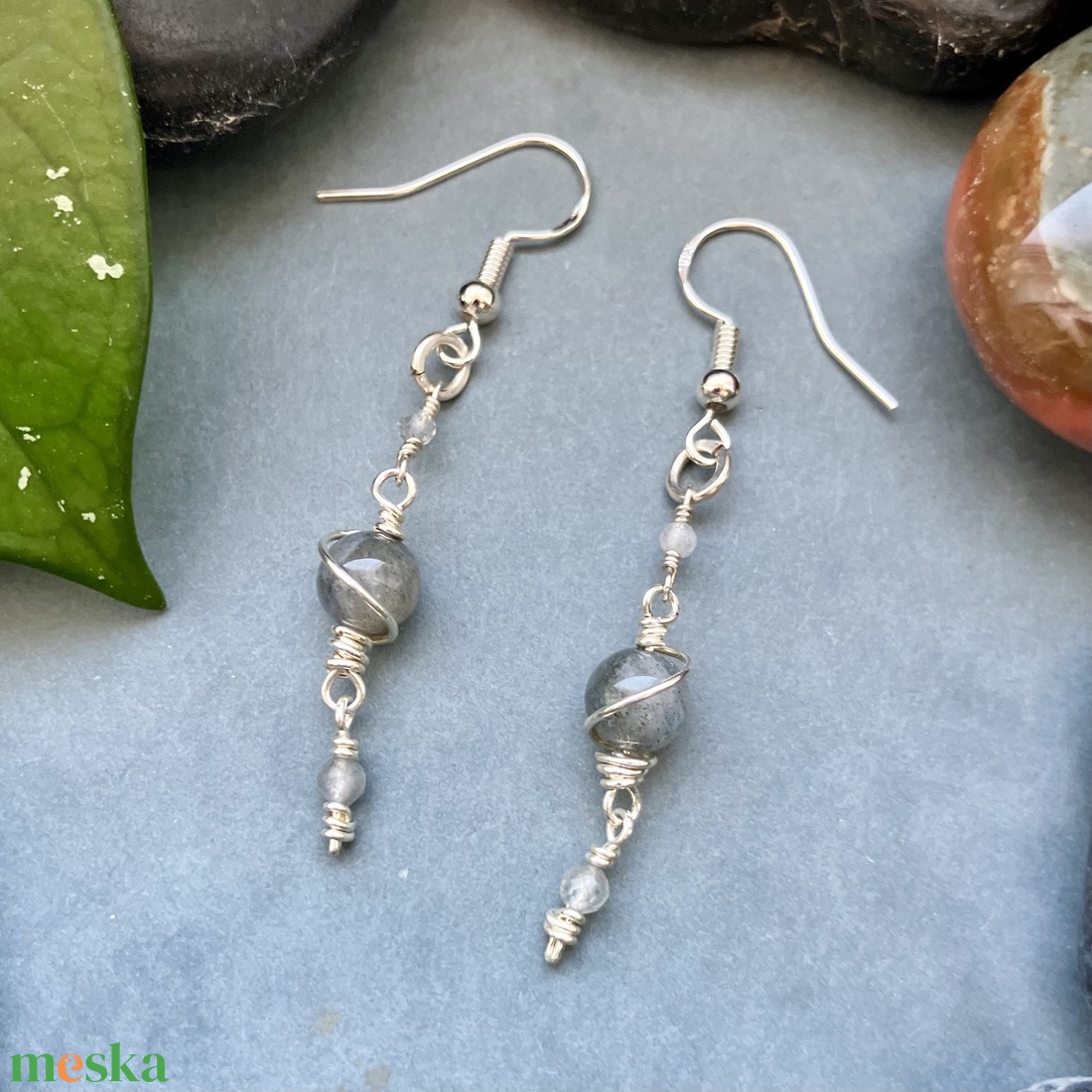 SaraZ // Planet Bloom fülbevaló labradorittal - ékszer - fülbevaló - lógó fülbevaló - Meska.hu