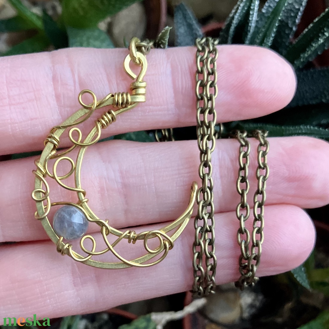 SaraZ // Lunar Circle nyaklánc labradorittal - ékszer - nyaklánc - medálos nyaklánc - Meska.hu