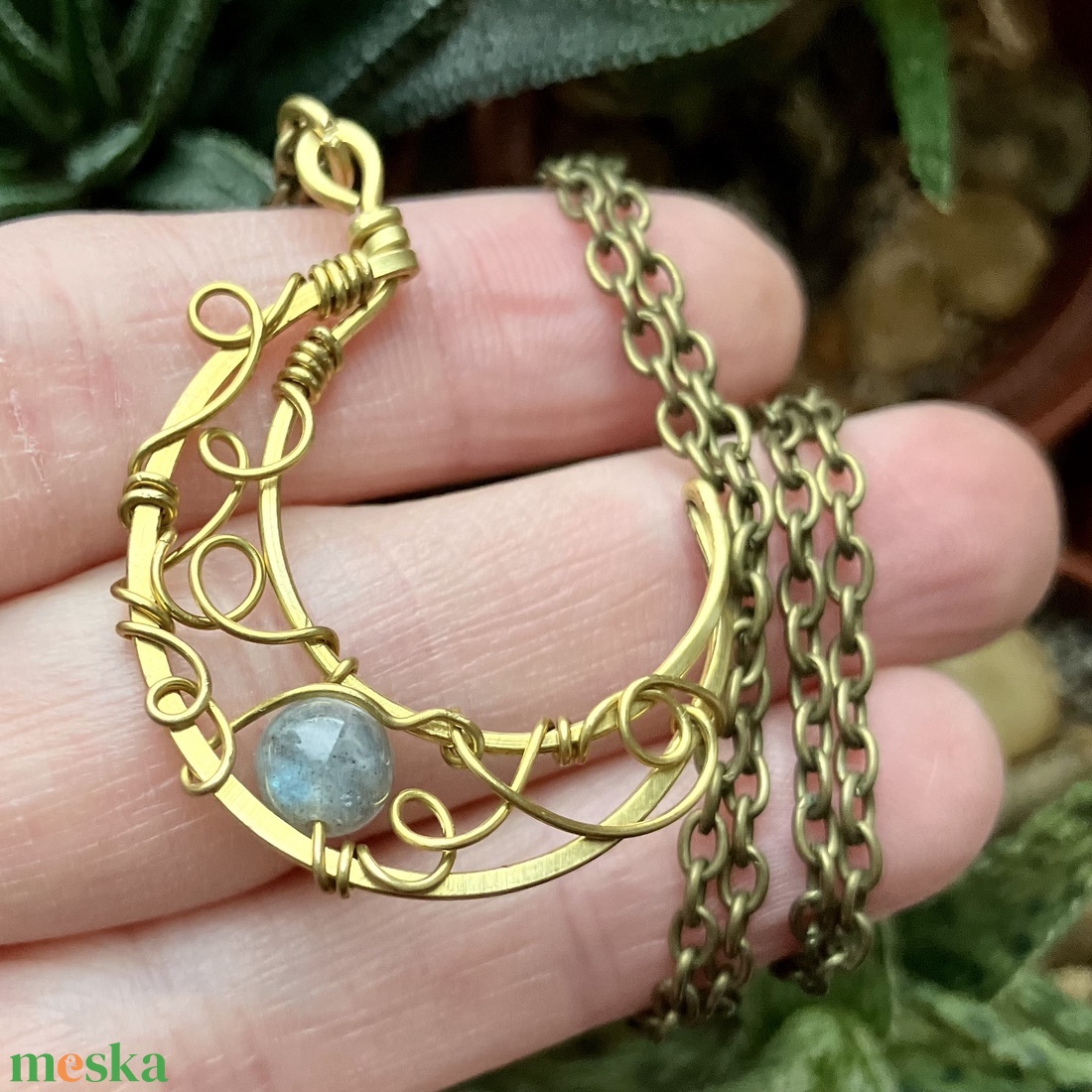 SaraZ // Lunar Circle nyaklánc labradorittal - ékszer - nyaklánc - medálos nyaklánc - Meska.hu
