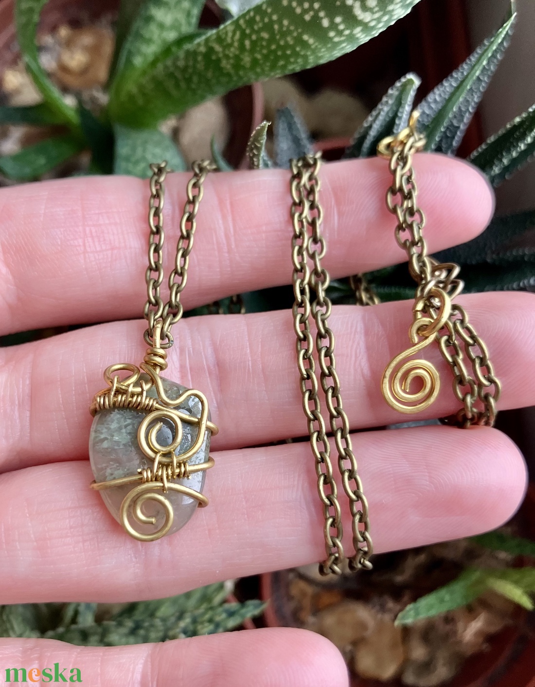 SaraZ // Nomad Relics nyaklánc grosszulár gránáttal - ékszer - nyaklánc - medálos nyaklánc - Meska.hu