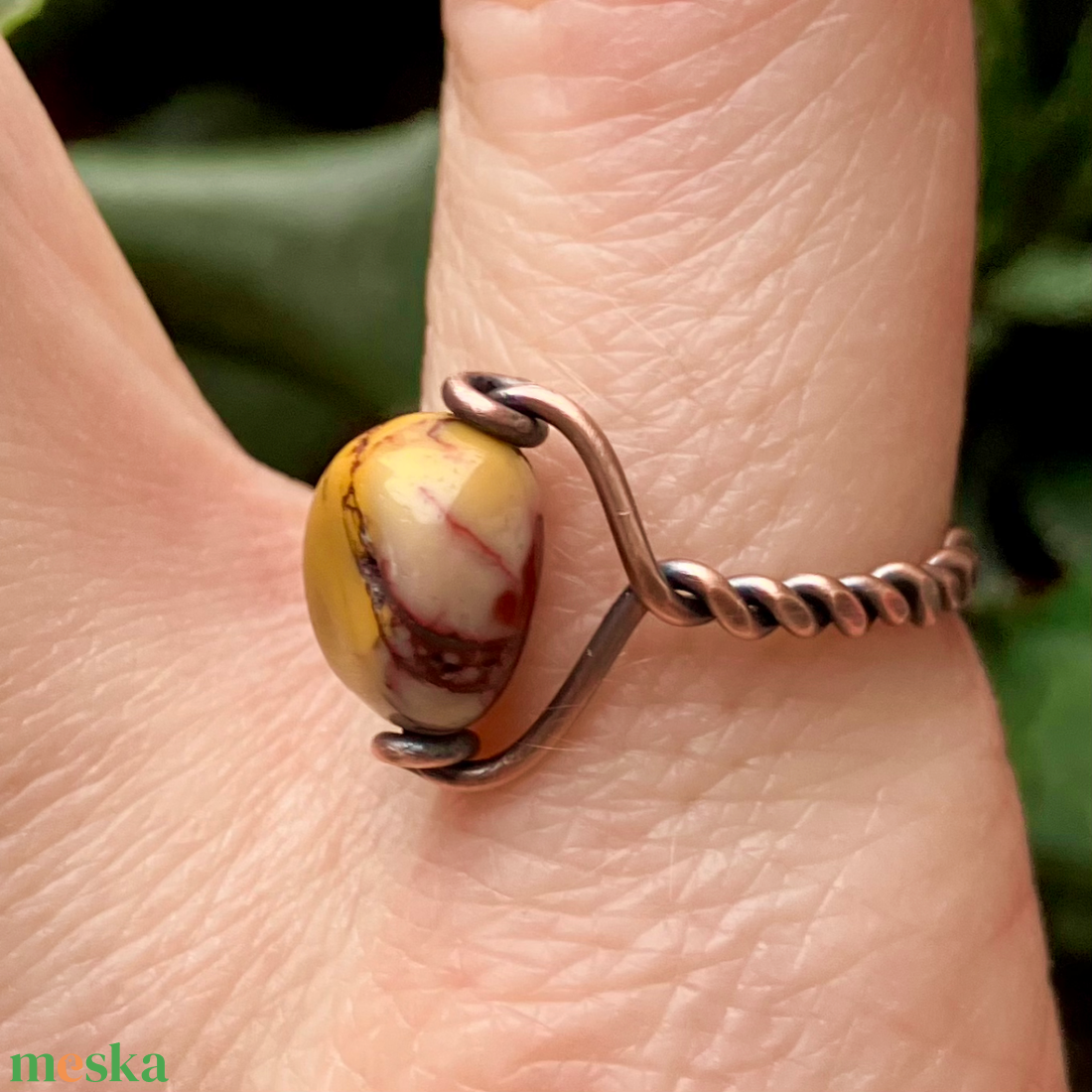 SaraZ // Amber Dune gyűrű mookait jáspissal - ékszer - gyűrű - gyöngyös gyűrű - Meska.hu