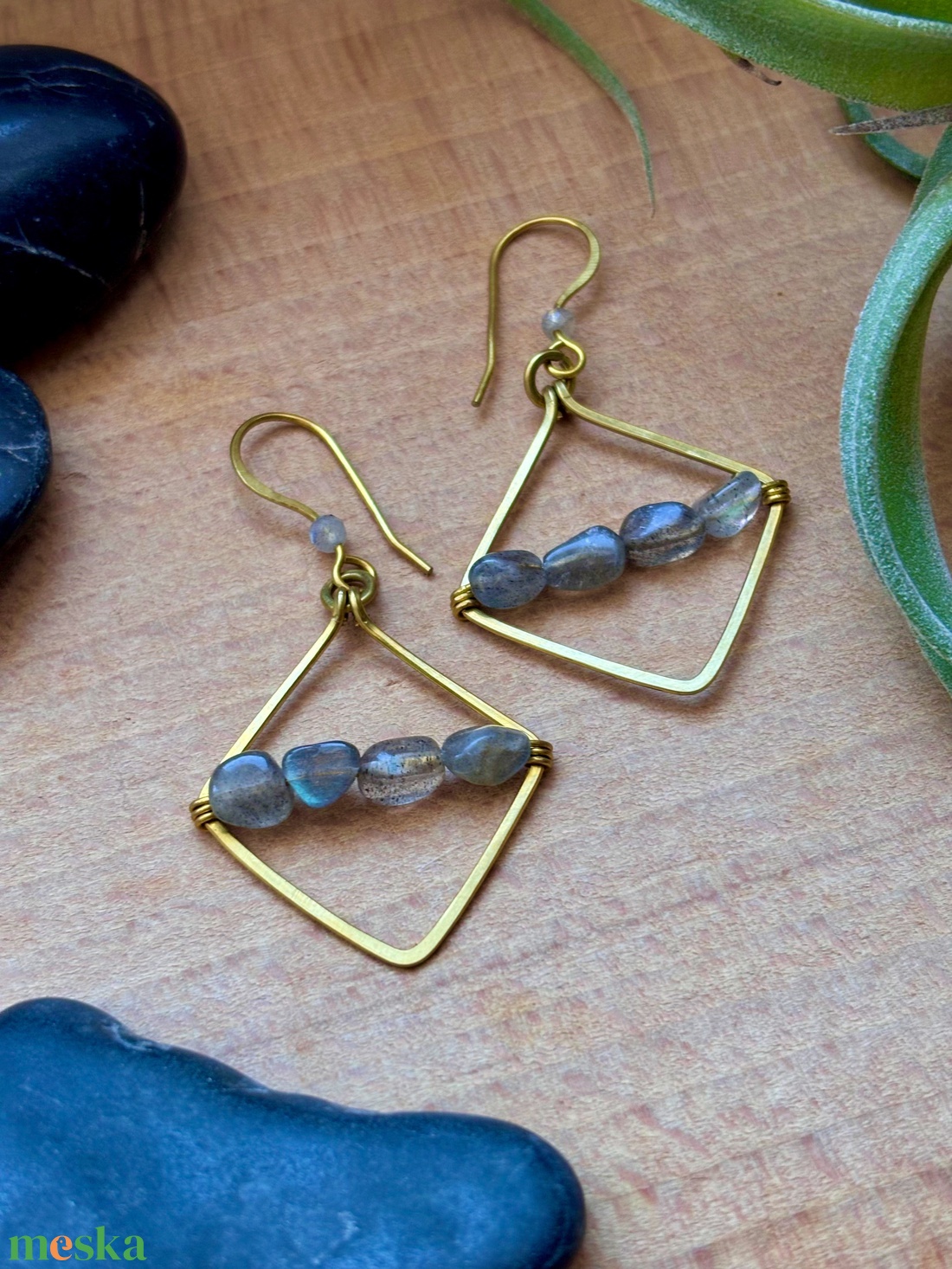 SaraZ // Forest Geometry fülbevaló labradorittal - ékszer - fülbevaló - lógó fülbevaló - Meska.hu