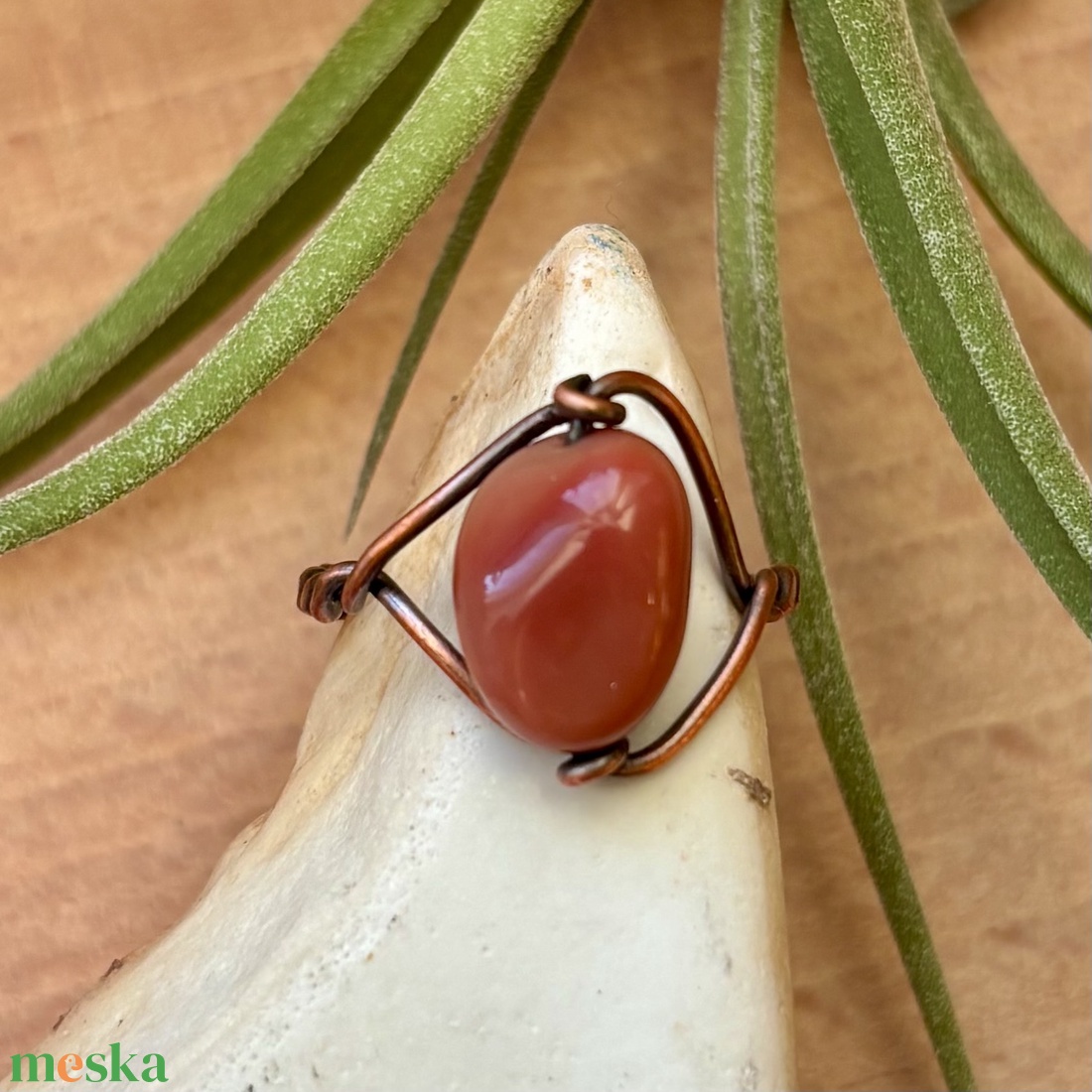 SaraZ // Amber Dune gyűrű alasani acháttal - ékszer - gyűrű - gyöngyös gyűrű - Meska.hu