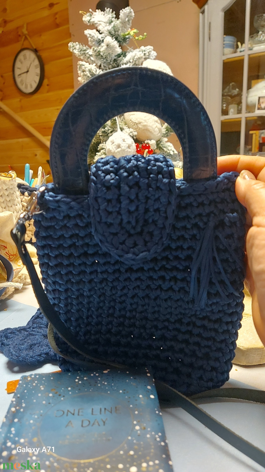 Sötétkék egyedi, horgolt kistáska - táska & tok - kézitáska & válltáska - alkalmi táska - Meska.hu