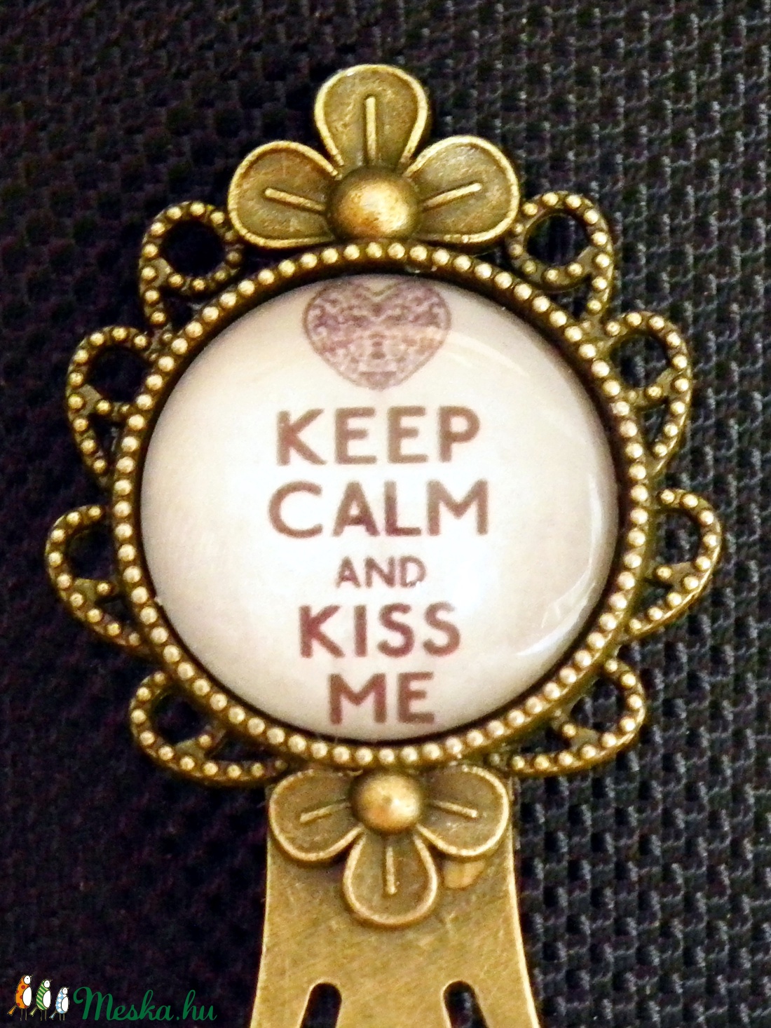 Keep calm and kiss me csiptetős könyvjelző - könyv & zene - könyvjelző - Meska.hu