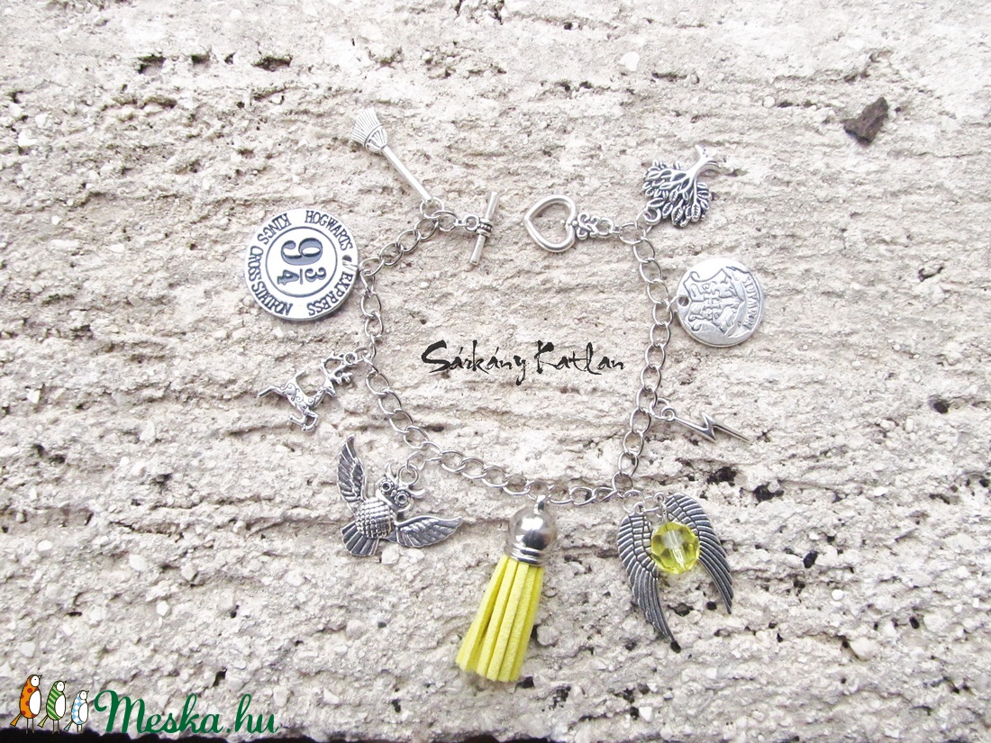 Harry Potter fityegős karkötő - ékszer - karkötő - charm karkötő - Meska.hu Harry Potter fityegős karkötő - ékszer - karkötő - charm karkötő - Meska.hu