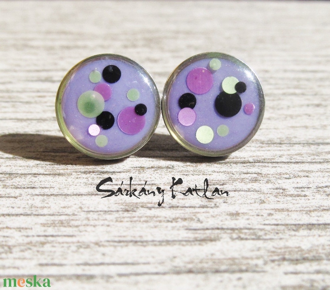 Bedugós kis lila, pöttyös fülbevaló  - ékszer - fülbevaló - pötty fülbevaló - Meska.hu
