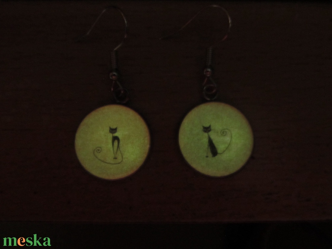 Fluoreszkáló cica mintás fülbevaló. - otthon & életmód - dekoráció - halloween - halloweeni ékszerek - Meska.hu Fluoreszkáló cica mintás fülbevaló. - otthon & életmód - dekoráció - halloween - halloweeni ékszerek - Meska.hu