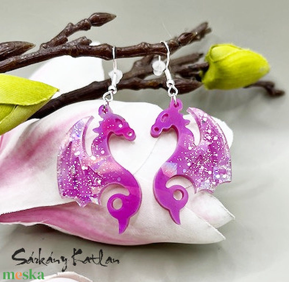 Hologramos, sárkány fülbevaló. - ékszer - fülbevaló - lógó fülbevaló - Meska.hu