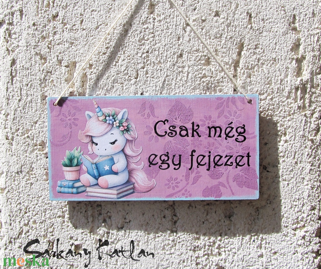 Csak még egy fejezet kopogtató, fal vagy ajtódísz - otthon & életmód - dekoráció - ajtó- és ablak dekoráció - ajtódísz & kopogtató - Meska.hu
