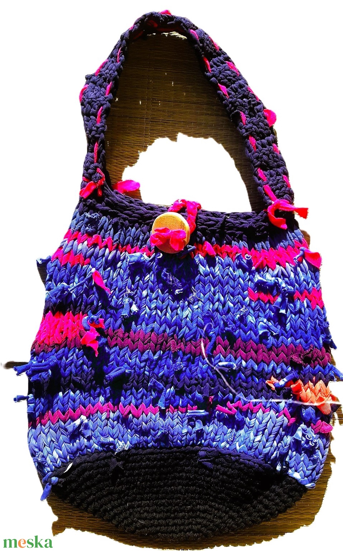 Színes bohó válltáska, saját készítésű fa gombbal - táska & tok - kézitáska & válltáska - válltáska - Meska.hu