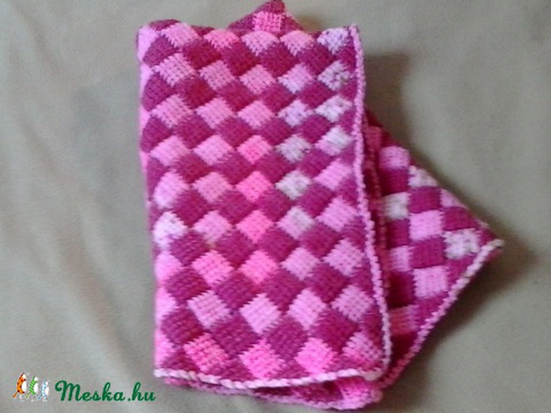 Kézzel horgolt kockás babatakaró kislányoknak - bordós -  - Meska.hu