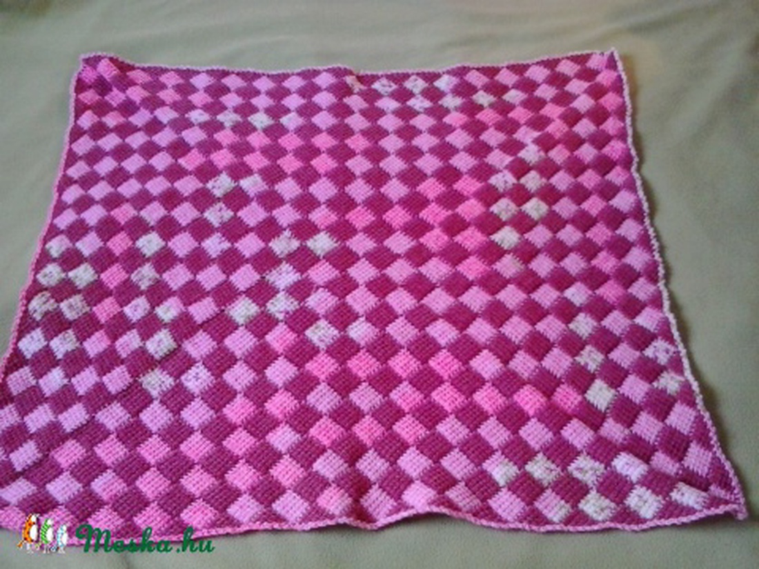 Kézzel horgolt kockás babatakaró kislányoknak - bordós -  - Meska.hu