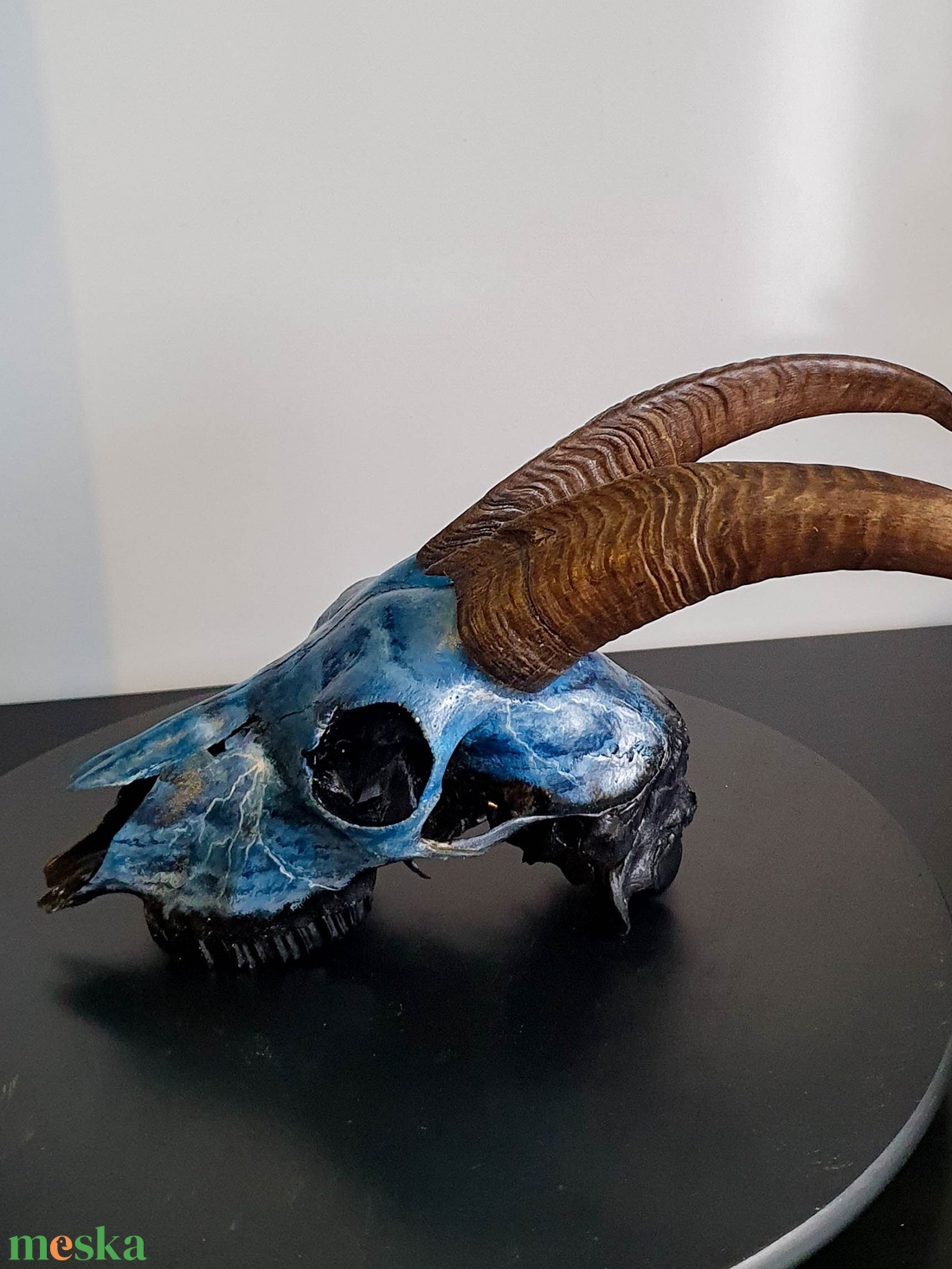 SavageSkullz kecske koponyára kézzel festett egyedi villmám és mennydörgés festménnyel - otthon & életmód - dekoráció - fali és függő dekoráció - falra akasztható dekor - Meska.hu