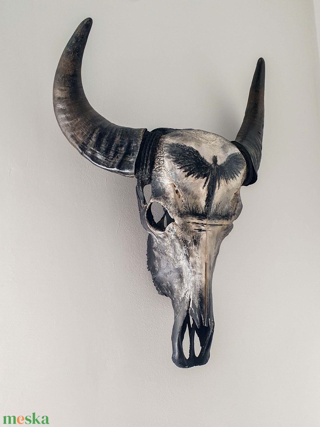 Bivaly trófea - kézzel festett igazi bivaly bika koponya fali dekoráció   -Fekete Angyal- - otthon & életmód - dekoráció - dísztárgy - Meska.hu
