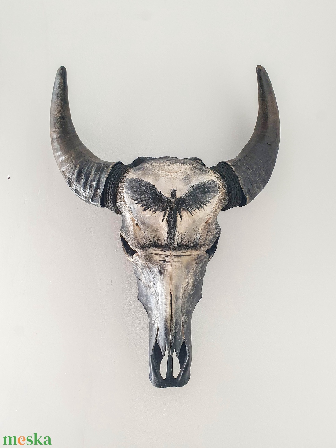 Bivaly trófea - kézzel festett igazi bivaly bika koponya fali dekoráció   -Fekete Angyal- - otthon & életmód - dekoráció - dísztárgy - Meska.hu