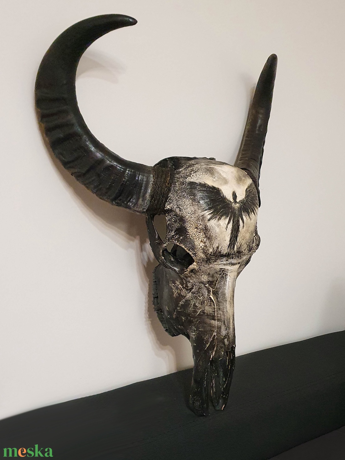 Bivaly trófea - kézzel festett igazi bivaly bika koponya fali dekoráció   -Fekete Angyal- - otthon & életmód - dekoráció - dísztárgy - Meska.hu