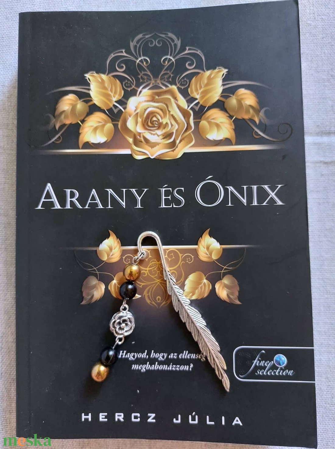 Arany és ónix Könyvjelző - könyv & zene - könyvjelző - Meska.hu Arany és ónix Könyvjelző - könyv & zene - könyvjelző - Meska.hu