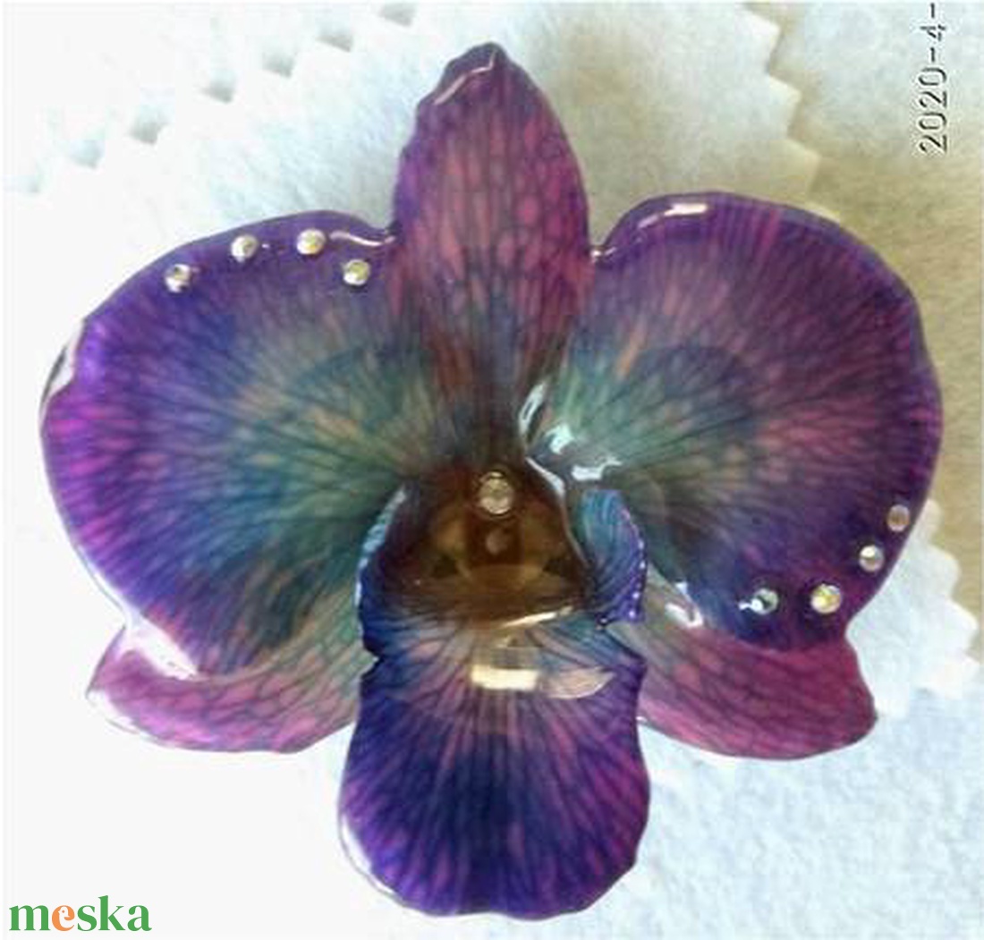 Orchidea kitűző és medál egyben - ékszer - kitűző és bross - kitűző - Meska.hu