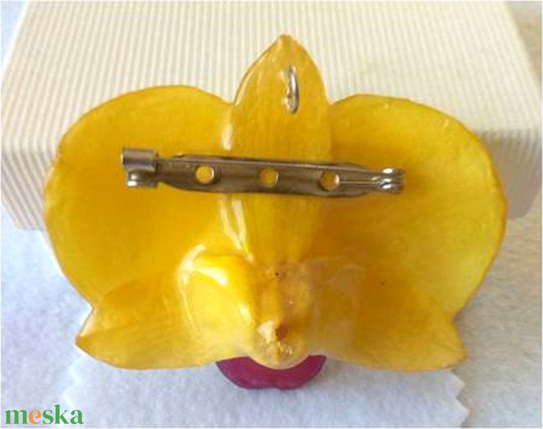Orchidea kitűző és medál egyben - ékszer - kitűző és bross - kitűző - Meska.hu Orchidea kitűző és medál egyben - ékszer - kitűző és bross - kitűző - Meska.hu