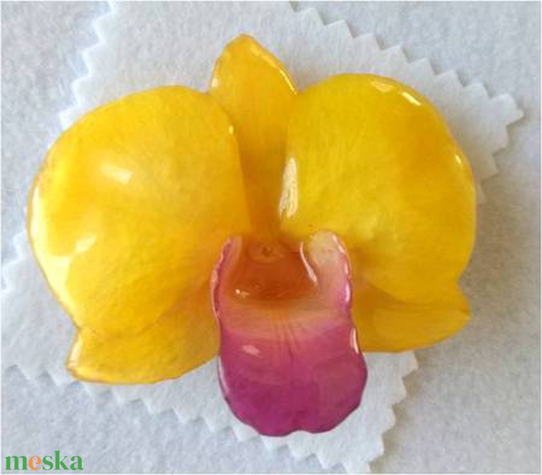 Orchidea kitűző és medál egyben - ékszer - kitűző és bross - kitűző - Meska.hu Orchidea kitűző és medál egyben - ékszer - kitűző és bross - kitűző - Meska.hu