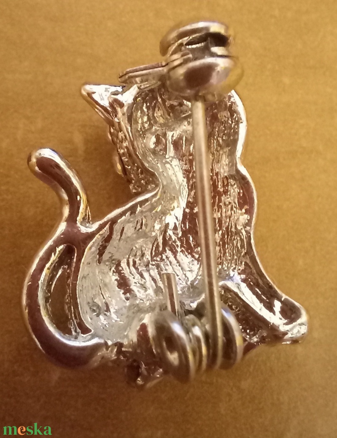 Cicás bross csiszolt kövekkel - ékszer - kitűző és bross - kitűző - Meska.hu Cicás bross csiszolt kövekkel - ékszer - kitűző és bross - kitűző - Meska.hu