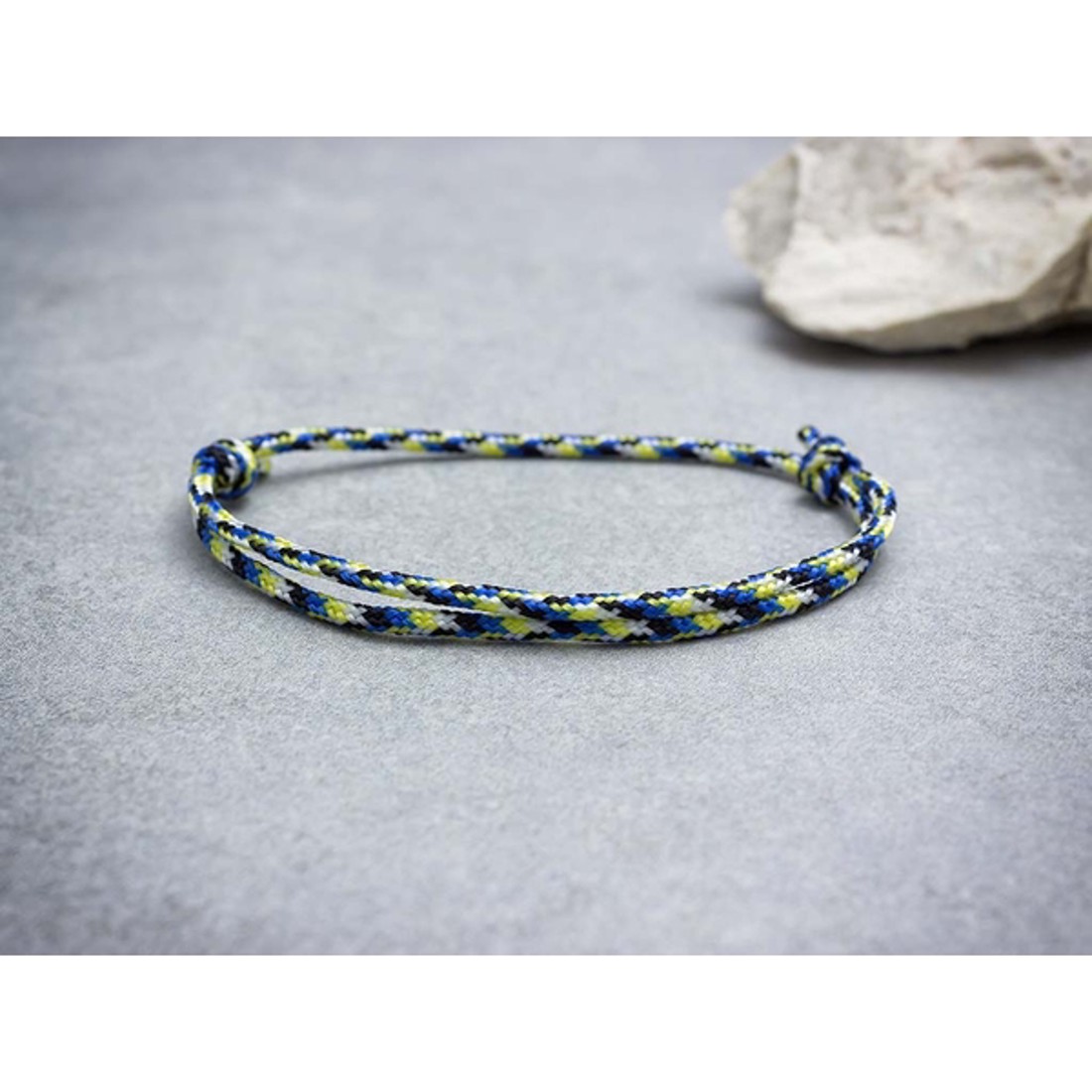 Megnyugtató kék paracord karkötő - ékszer - karkötő - fonott karkötő - Meska.hu Megnyugtató kék paracord karkötő - ékszer - karkötő - fonott karkötő - Meska.hu