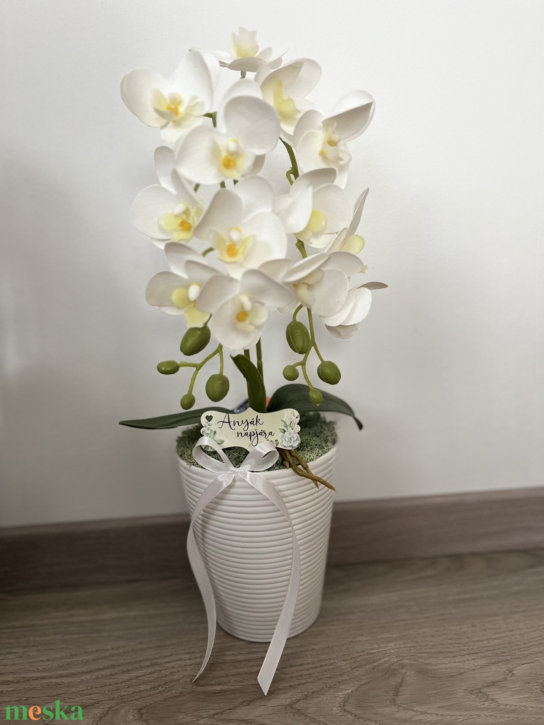 Fehér gumi orchidea táblaválasztással - otthon & életmód - dekoráció - virágdísz és tartó - csokor & virágdísz - Meska.hu Fehér gumi orchidea táblaválasztással - otthon & életmód - dekoráció - virágdísz és tartó - csokor & virágdísz - Meska.hu