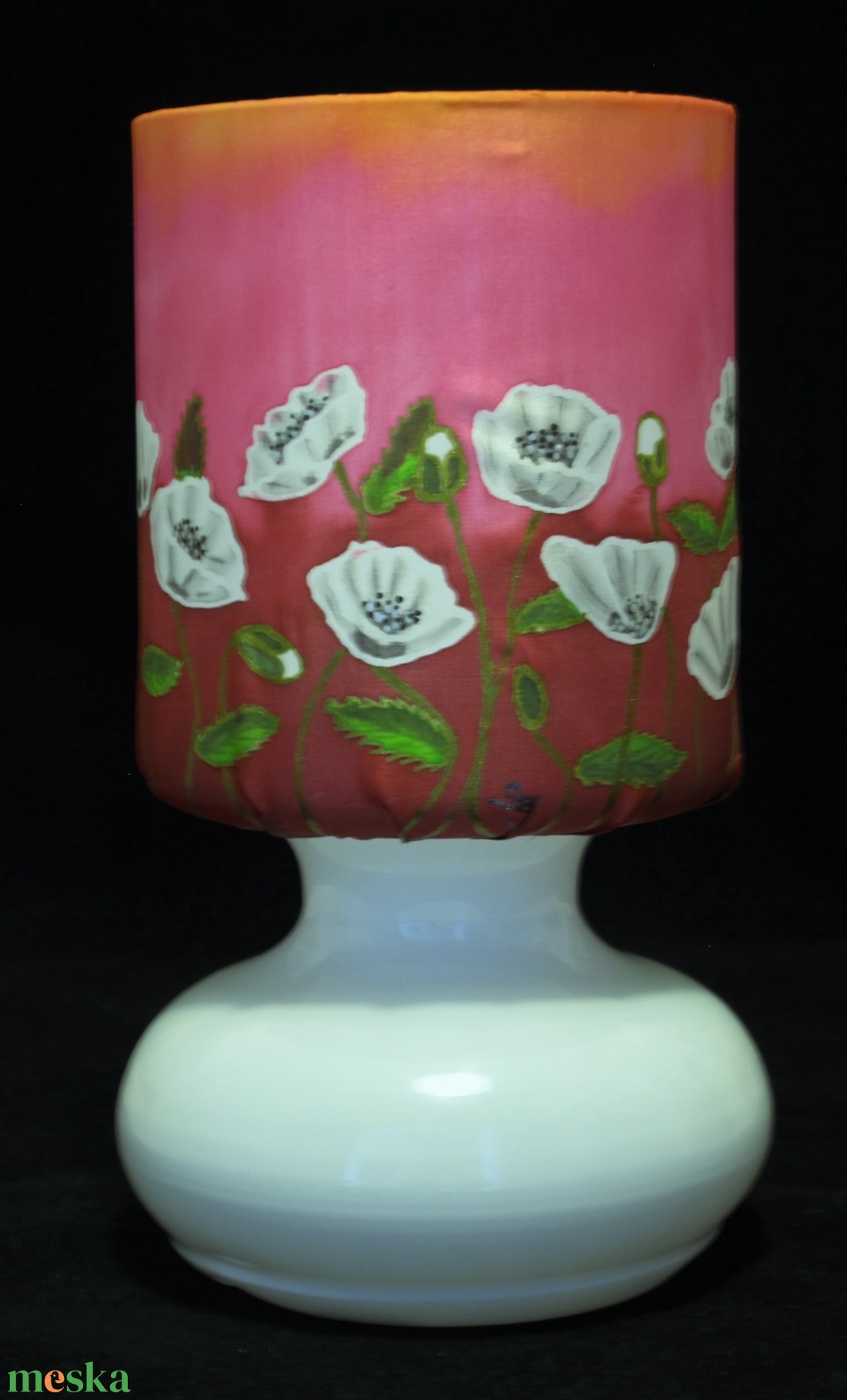 Bordó-pink hátterű mákvirág mintás, selyem rátétes opálüveg asztalilámpa - otthon & lakás - lámpa - hangulatlámpa - Meska.hu