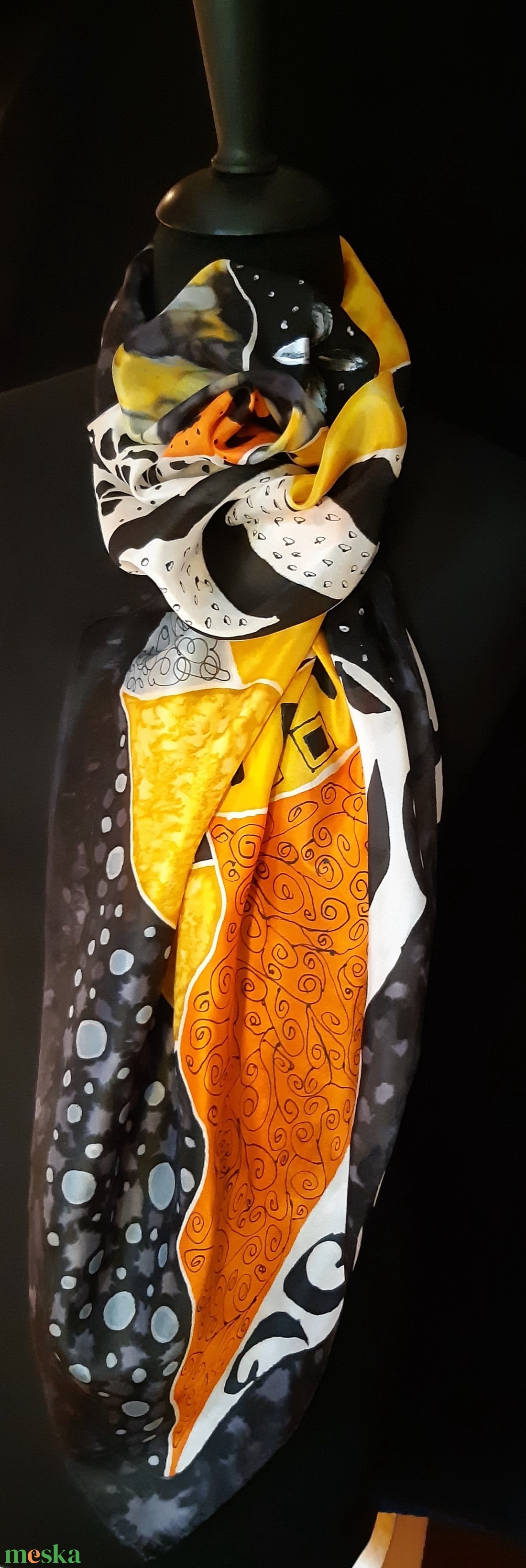 Sárga-fehér-fekete absztrak mintás selyemkendő - ruha & divat - sál, sapka, kendő - kendő - Meska.hu