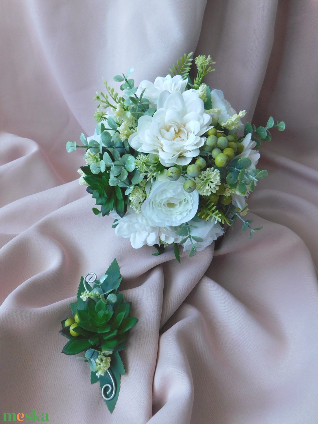 Kövirózsás fehér menyasszonyi csokor - esküvő - menyasszonyi- és dobócsokor - Meska.hu