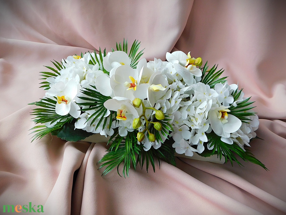 Elegáns asztaldísz fehér orchideával és hortenziával - otthon & életmód - dekoráció - asztal és polc dekoráció - asztaldísz - Meska.hu Elegáns asztaldísz fehér orchideával és hortenziával - otthon & életmód - dekoráció - asztal és polc dekoráció - asztaldísz - Meska.hu
