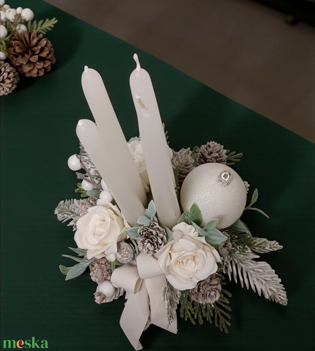Adventi dÍsz fehér rózsákkal - karácsony - adventi díszek - adventi asztaldísz - Meska.hu