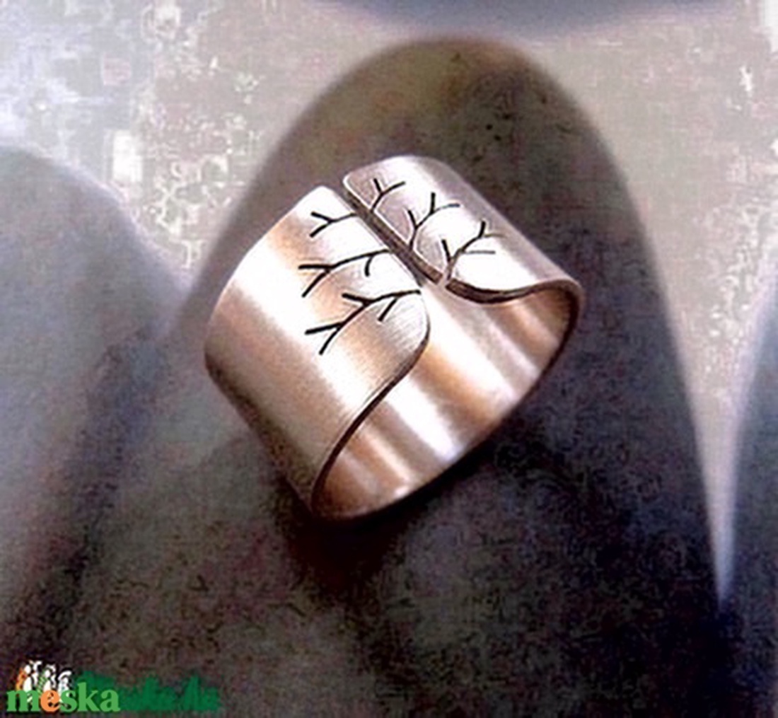 Életfa ezüst gyűrű (12mm széles, szatén) - ékszer - gyűrű - kerek gyűrű - Meska.hu Életfa ezüst gyűrű (12mm széles, szatén) - ékszer - gyűrű - kerek gyűrű - Meska.hu
