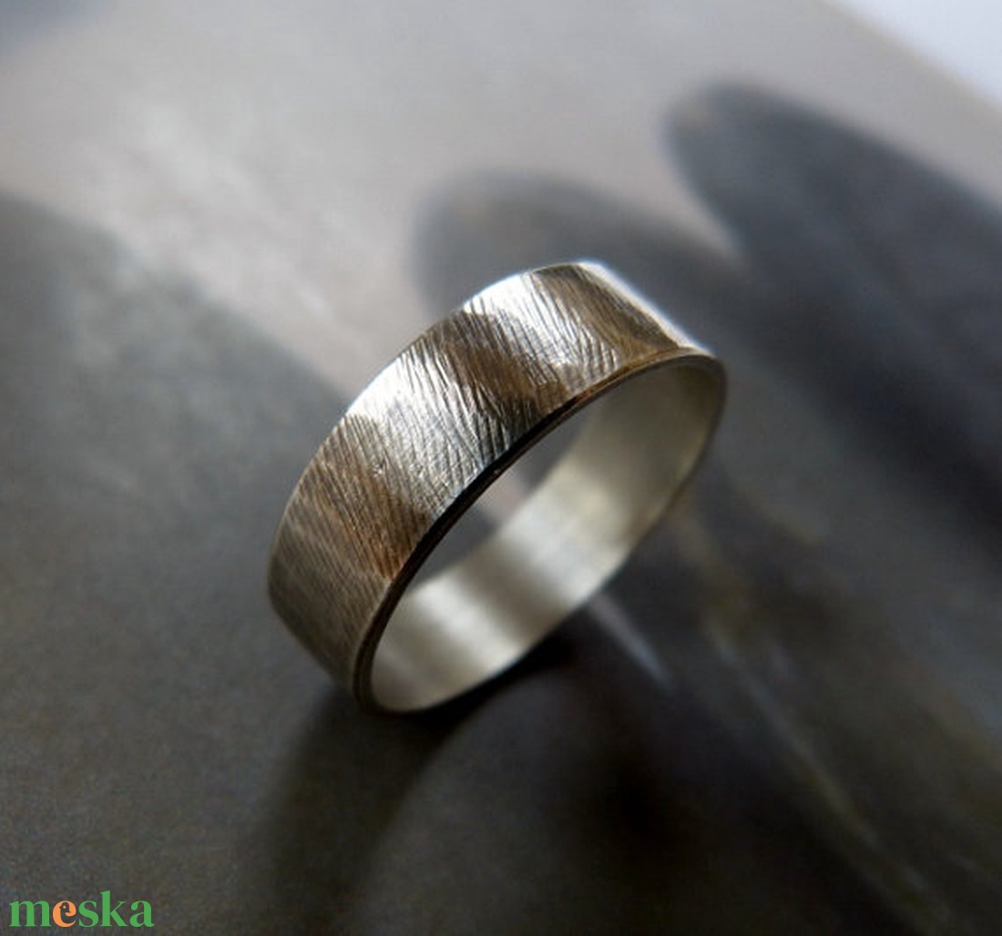 Ezüst karikagyűrű (rusztikus, kalapált) - ékszer - gyűrű - kerek gyűrű - Meska.hu