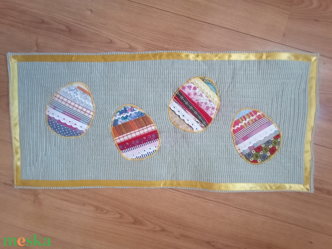 Húsvéti asztali futó  - ünnepi díszek, dekorációk - húsvéti díszek és dekorációk - húsvéti asztaldíszek - Meska.hu