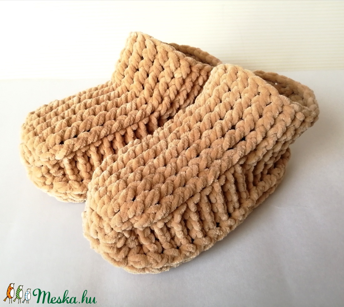 Horgolt mamusz - ruha & divat - cipő & papucs - mamusz & házicipő - Meska.hu