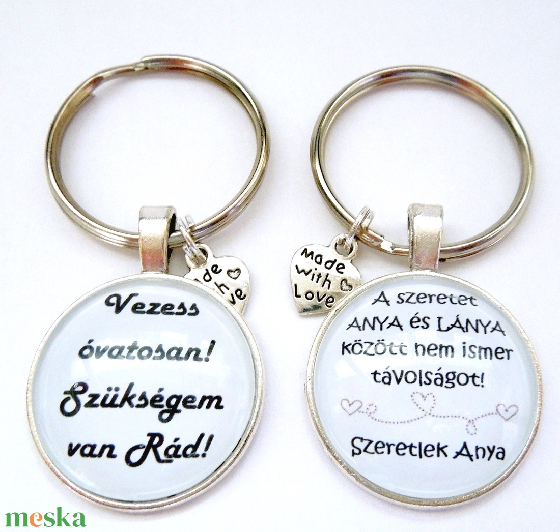 Vezess óvatosan  anya-lánya Egyedi feliratos, képes kulcstartó 1 db - táska & tok - kulcstartó & táskadísz - kulcstartó - Meska.hu