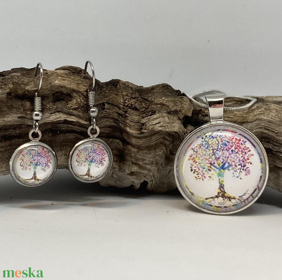 Életfa motívum, szivárvány cabochon, üveglencsés füli és medál - ékszer - ékszerszett - Meska.hu
