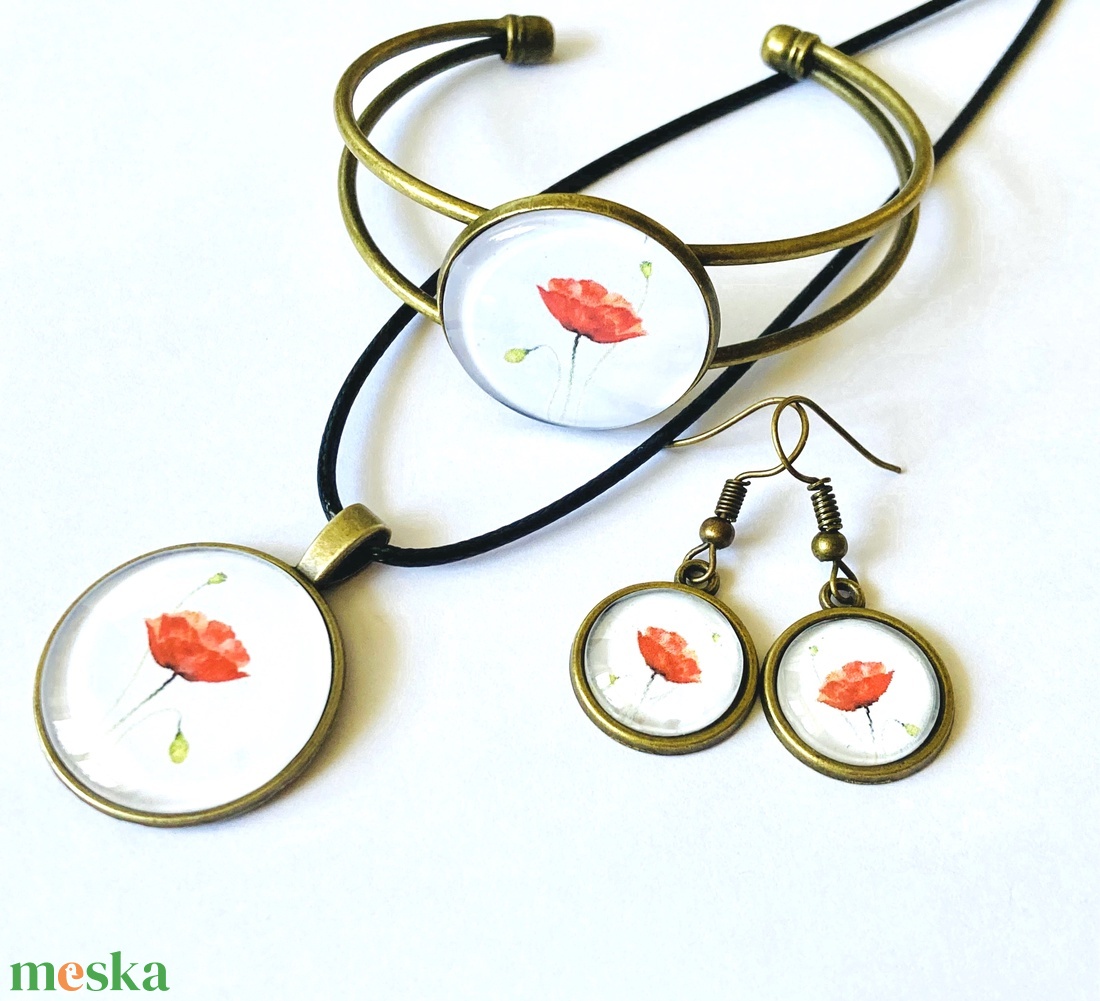 3 darabos pipacsos rét cabochon, üveglencsés fülbevaló, karperec és medál - ékszer - ékszerszett - Meska.hu 3 darabos pipacsos rét cabochon, üveglencsés fülbevaló, karperec és medál - ékszer - ékszerszett - Meska.hu